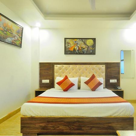 Hotel Noida Delight Zewnętrze zdjęcie