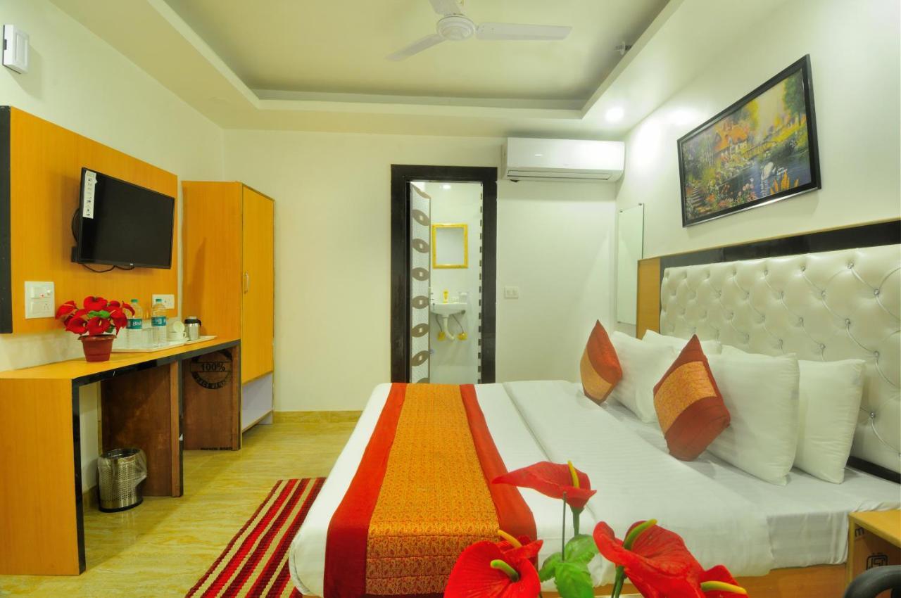 Hotel Noida Delight Zewnętrze zdjęcie