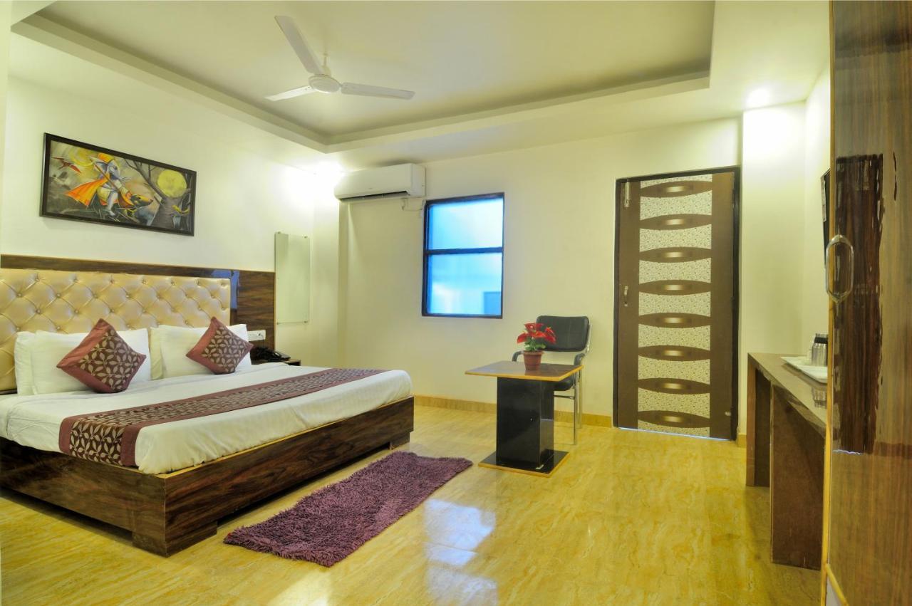 Hotel Noida Delight Zewnętrze zdjęcie