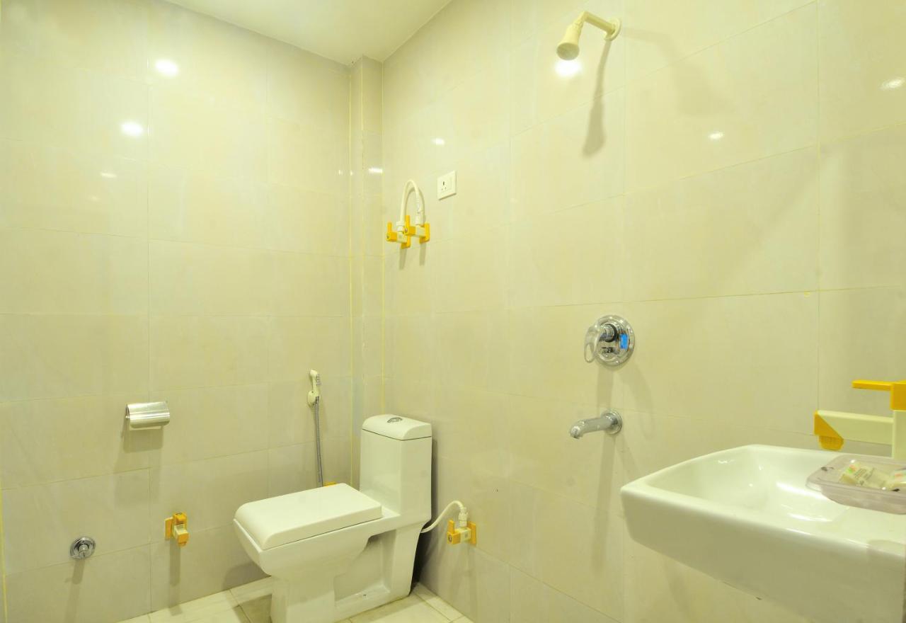 Hotel Noida Delight Zewnętrze zdjęcie