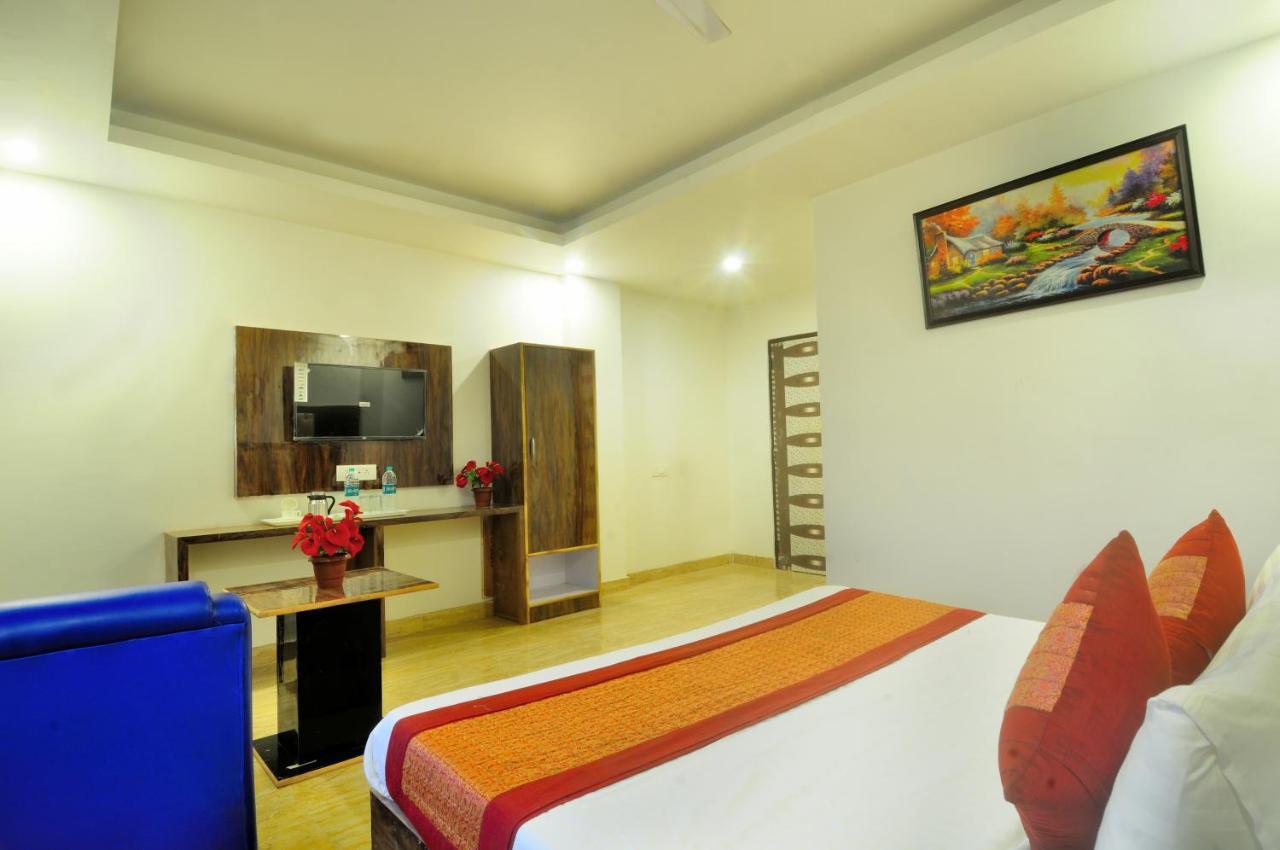 Hotel Noida Delight Zewnętrze zdjęcie