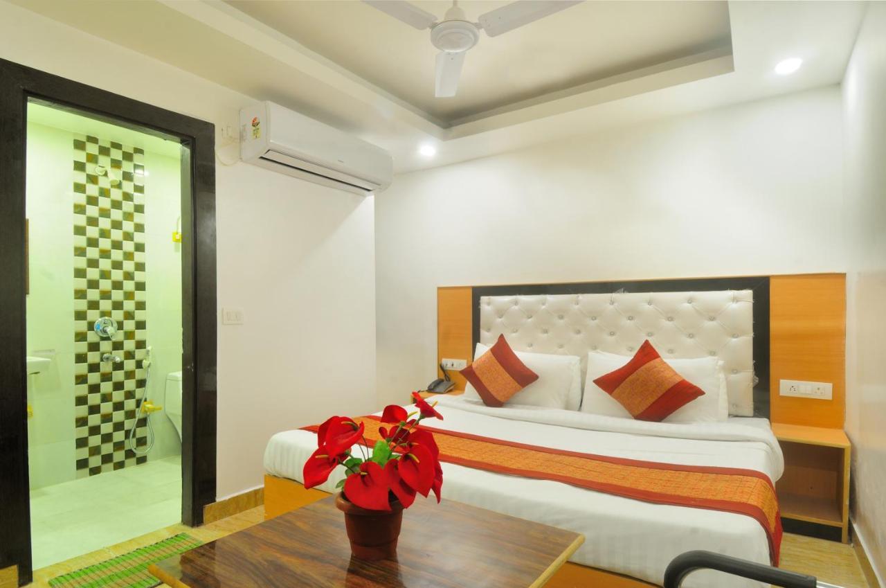 Hotel Noida Delight Zewnętrze zdjęcie